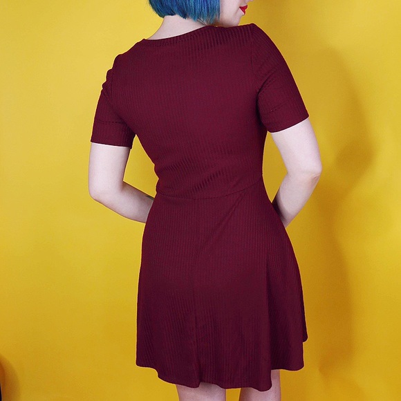 Burgundy Ribbed Skater Dress - Picture 2 of 3